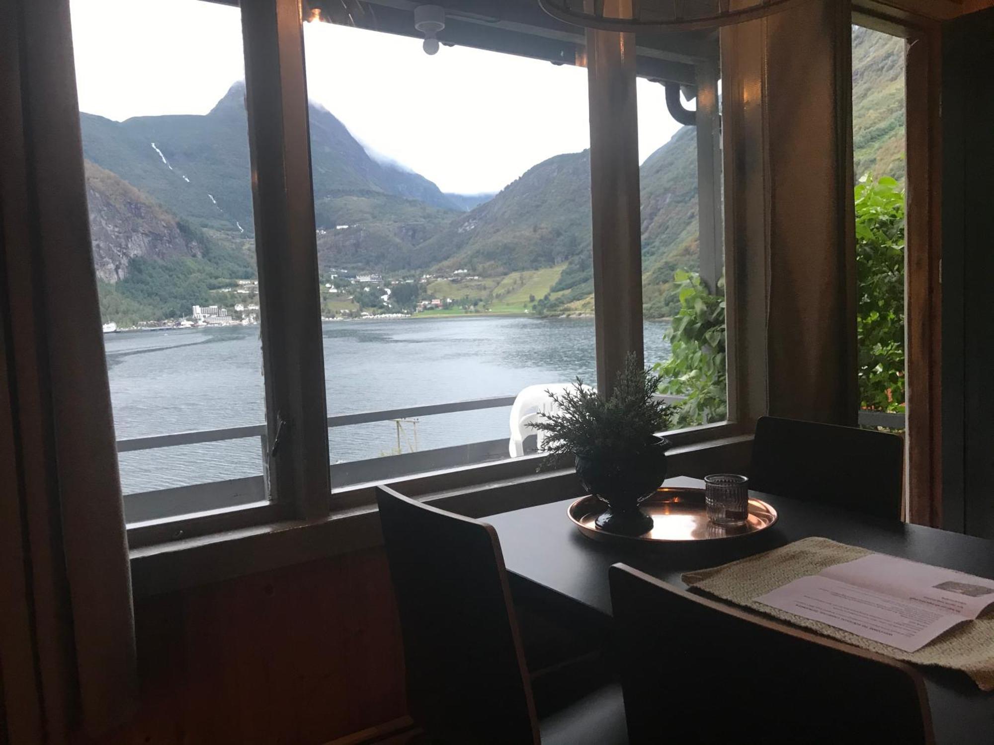 Solhaug Fjordcamping Гейрангер Номер фото